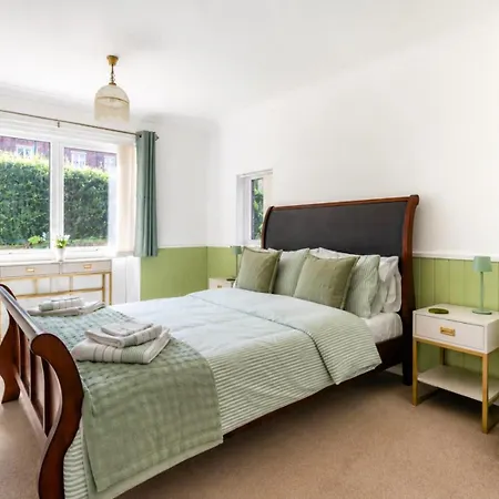 Racecourse Retreat דירה